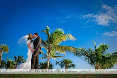 Wedding Photographer Miami on Upscale Photo  Miami Beach Wedding Pictures
