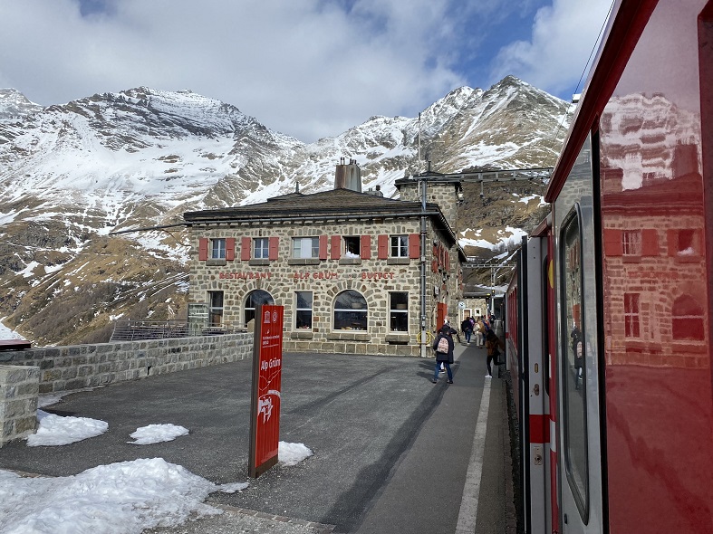 alp-grum-trenino-bernina