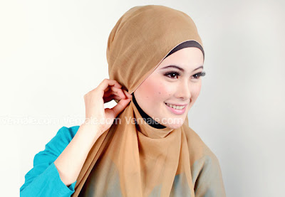 Cara Memakai Jilbab Segi Empat Untuk Pesta Terbaru dan Modern Cantik