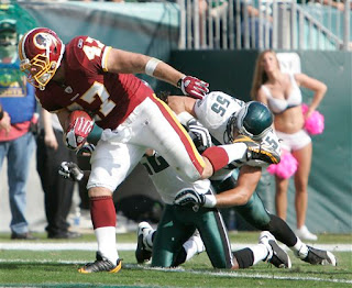 Chris Cooley catches his first touchdown pass of the season