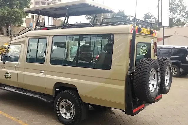 4x4 Toyota Land Cruiser Safari Vehicle for Car Rental in Kenya & Tanzania with Driver from Nairobi