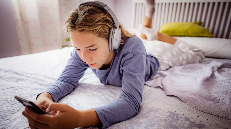Việc sở hữu Smartphone ở trẻ nhỏ đang tăng lên nhanh chóng. (Nguồn: istock.com)