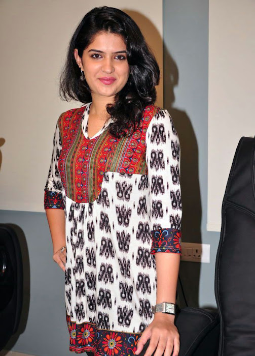 Deeksha Seth in Short Kurti and black Leggings promoting Schwarzkopf