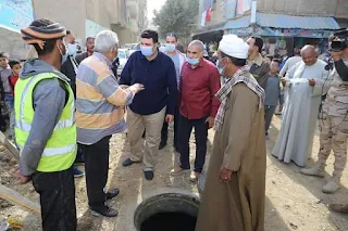 نائب محافظ السويس يتفقد أعمال انشاء شبكة صرف صحي جديدة