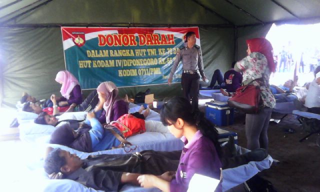 Donor Darah Hari TNI ke 70