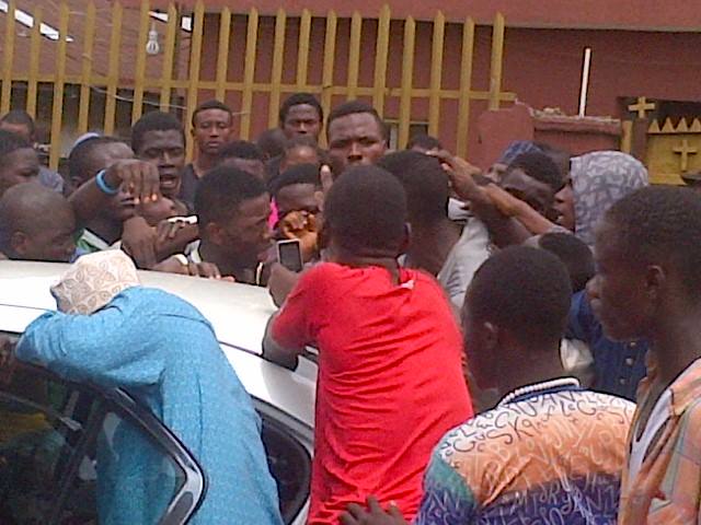 Fans Attack & Beat Up Small Doctor After Show In Agege