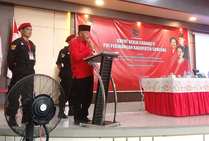 Ketua DPC PDI Perjuangan Kabupaten Sanggau Paolus Hadi.