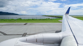 Plane from Marshall Islands lands in Kosrae and then continues to Pohnpei