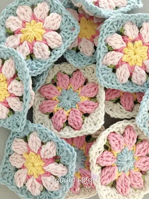 OMG I just love all the crocheted flowers!