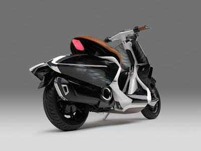 Yamaha 04Gen Concept Scooter back view