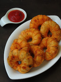 Ring Shaped Vegetable Samosas