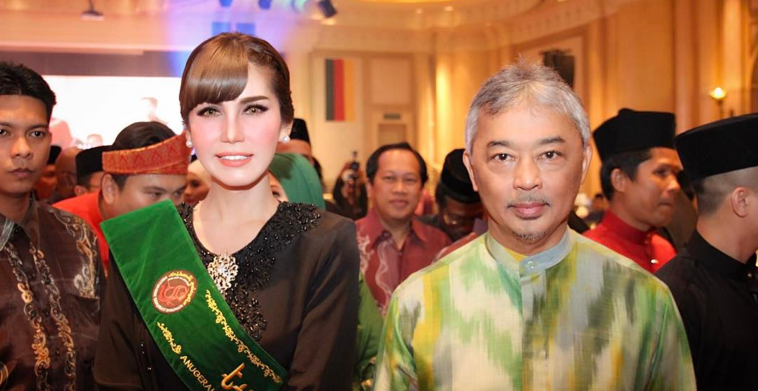 Nur Sajat Dapat Gelaran Dato' Dari Tengku Mahkota Pahang ...