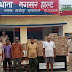 गाजीपुर में ईंट लदे ट्रैक्टर से 4.5 लाख की 85 पेटी शराब जब्त, 4 गिरफ्तार