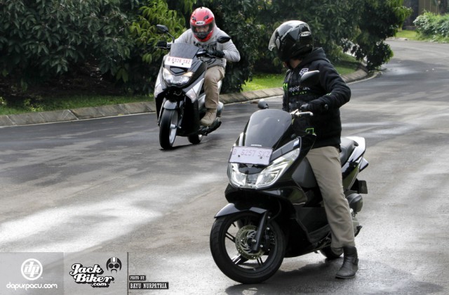 Harga Honda PCX 150cc Motor Matic Pesaing Yamaha NMAX 