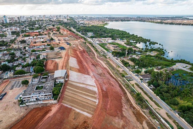 A Defesa Civil identificou um potencial risco de colapso em uma mina localizada em Maceió. Em resposta a essa situação, a prefeitura decretou estado de emergência.