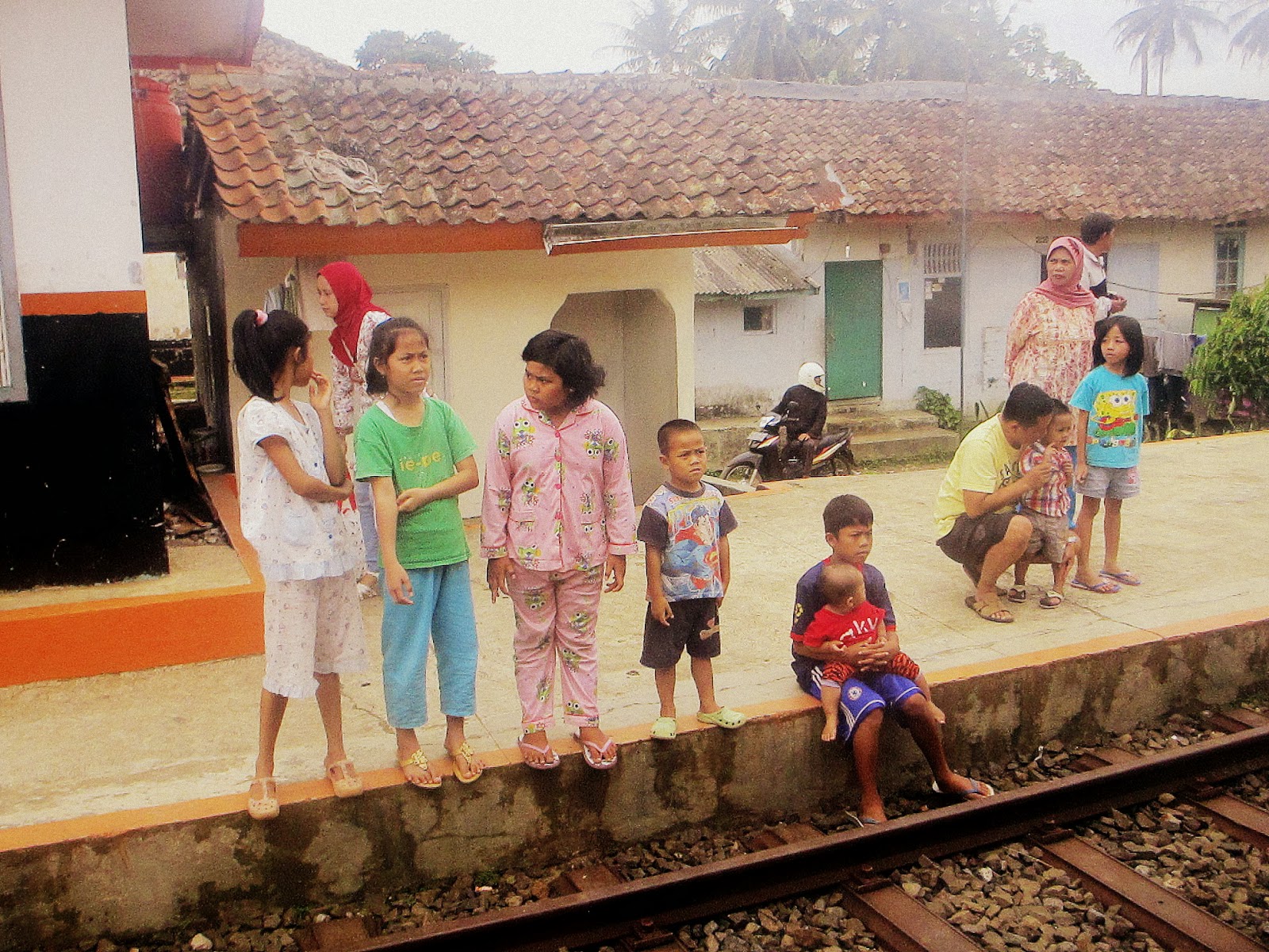 Remah Remah Gemala Putri: Rute Kolonial : Jalur Rel Bogor 