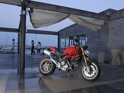 Ducati Monster 1100 photo