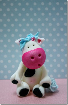 cute-food-fondant-cow
