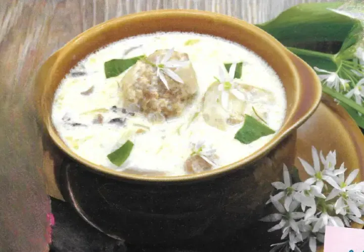 Zuppa tiepida all’aglio orsino con polpette