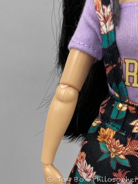 Barbie type Disney Mulan Doll with Jointed Arms and Wrist
