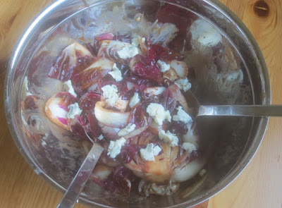 Gegrillter Radicchio mit Gorgonzola-Balsamico-Vinaigrette