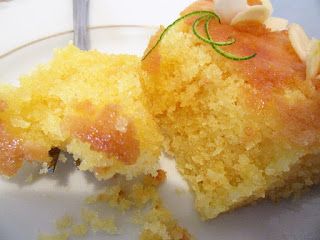 Lemon corn bread cake 