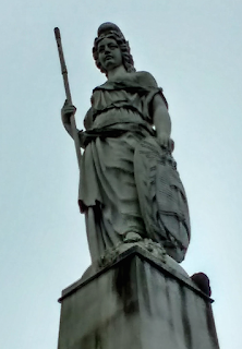 Estatua de la Libertad en Pirámide de Mayo, Plaza de Mayo, Buenos Aires