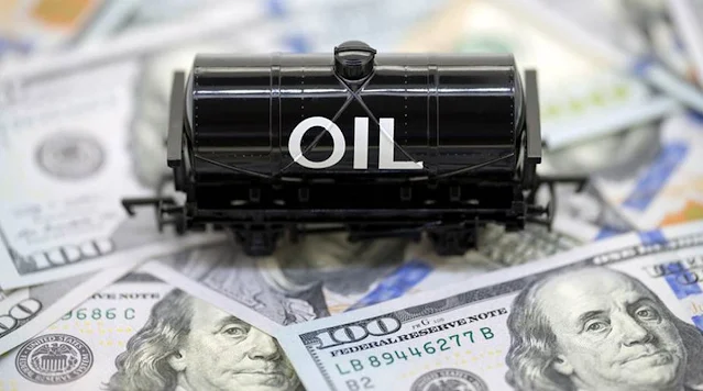 China Hopes Lift Oil Prices, Dollar Falls