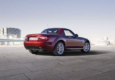 2013 Mazda MX-5 Roadster Coupe