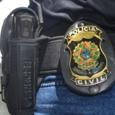 Polícia civil apreende armas em Saquarema.