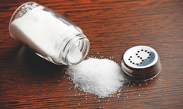 Different usages of table salt (life hacks of salt)