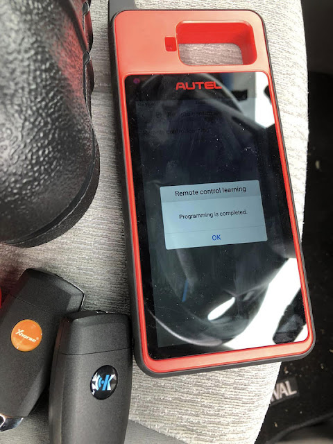 Program 2013 Kia Carnival Key with Autel KM100 2