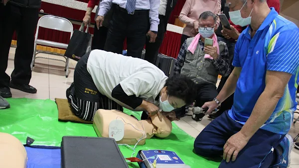 彰化市老人會辦CPR+AED訓練 打造長青急救員