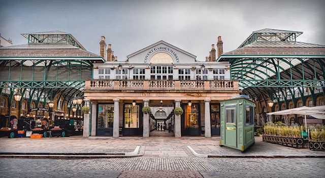 Guard Shed | Green Guard Shed in Front of a Shopping Mall