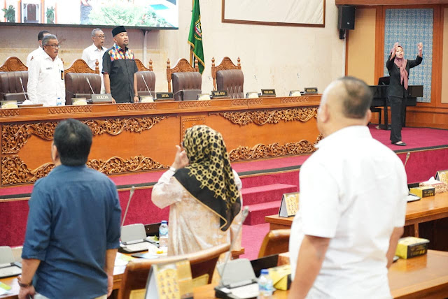 Jefridin Sampaikan Jawaban Walikota atas Pandum Fraksi DPRD Batam terhadap Ranperda APBD Kota Batam 2024