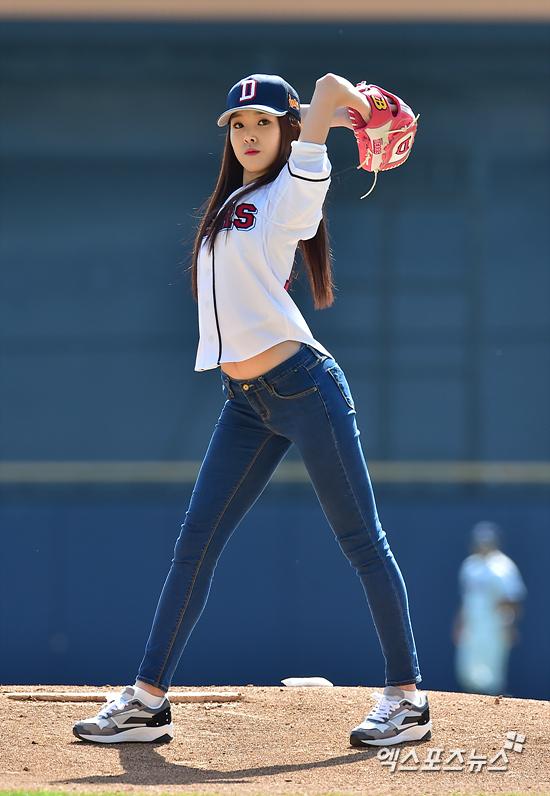 GFRIEND's Yuju is a pretty baseball girl  Daily K Pop News