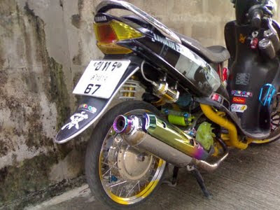 Modifikasi Yamaha Mio HITAM 2011 PELEK JARI DAN PELEK 