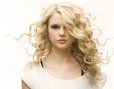 Taylor Swift, Singer