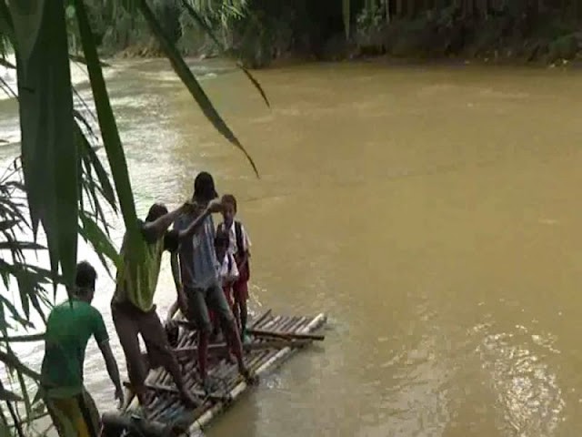 jembatan rubuh 