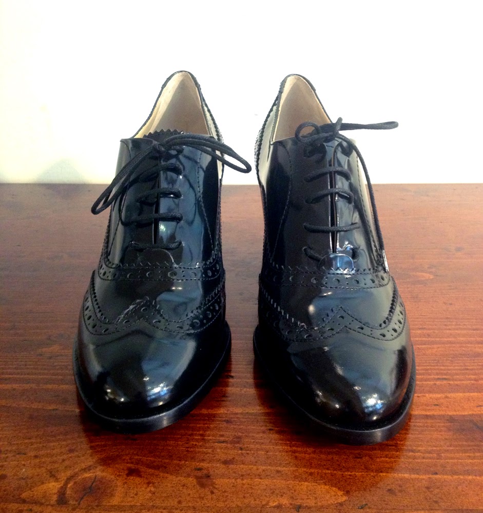 PATENT LEATHER BROGUES