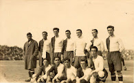 REAL VIGO SPORTING CLUB - Vigo, Pontevedra, España - Temporada 1922-23 - ?, Queralt, Otero, Máximo, Isidro, ?, ?,; Casal, Ramón González, Chiarroni, Nolasco y Pinilla - Equipo del Real Vigo Sporting en una gira que hizo por Canarias. El Real Vigo Sporting se fusionaría poco después con el Real Club Fortuna de Vigo, para dar lugar al Real Club CELTA DE VIGO, fundado el 23 de agosto de 1923