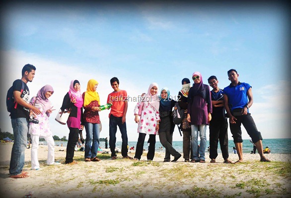 Bergambar Di Tepi Pantai Teluk Kemang Port Dickson