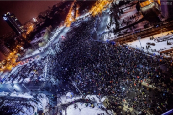    Εξέγερση στη Ρουμανία κατά της κοβιντοκρατίας.