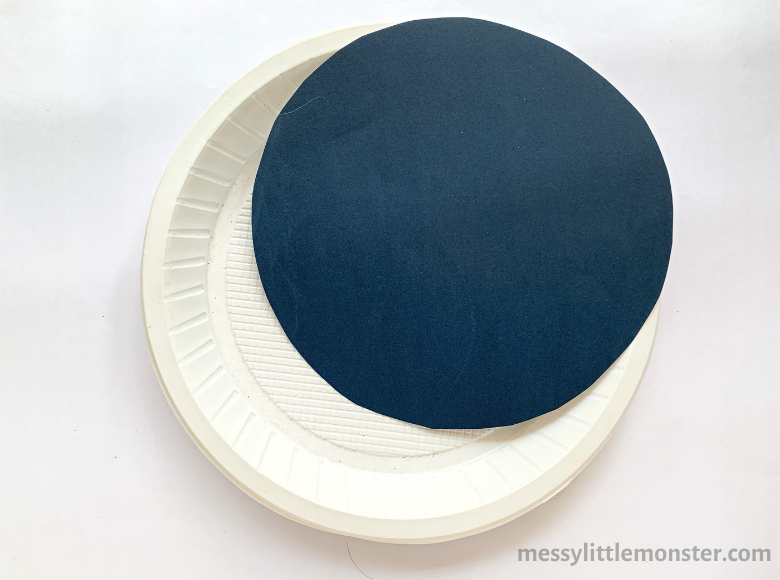 paper plate outer space craft