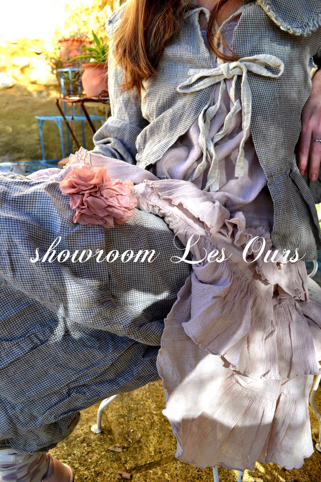 https://www.facebook.com/pages/Le-Showroom-Les-Ours/294987540679150