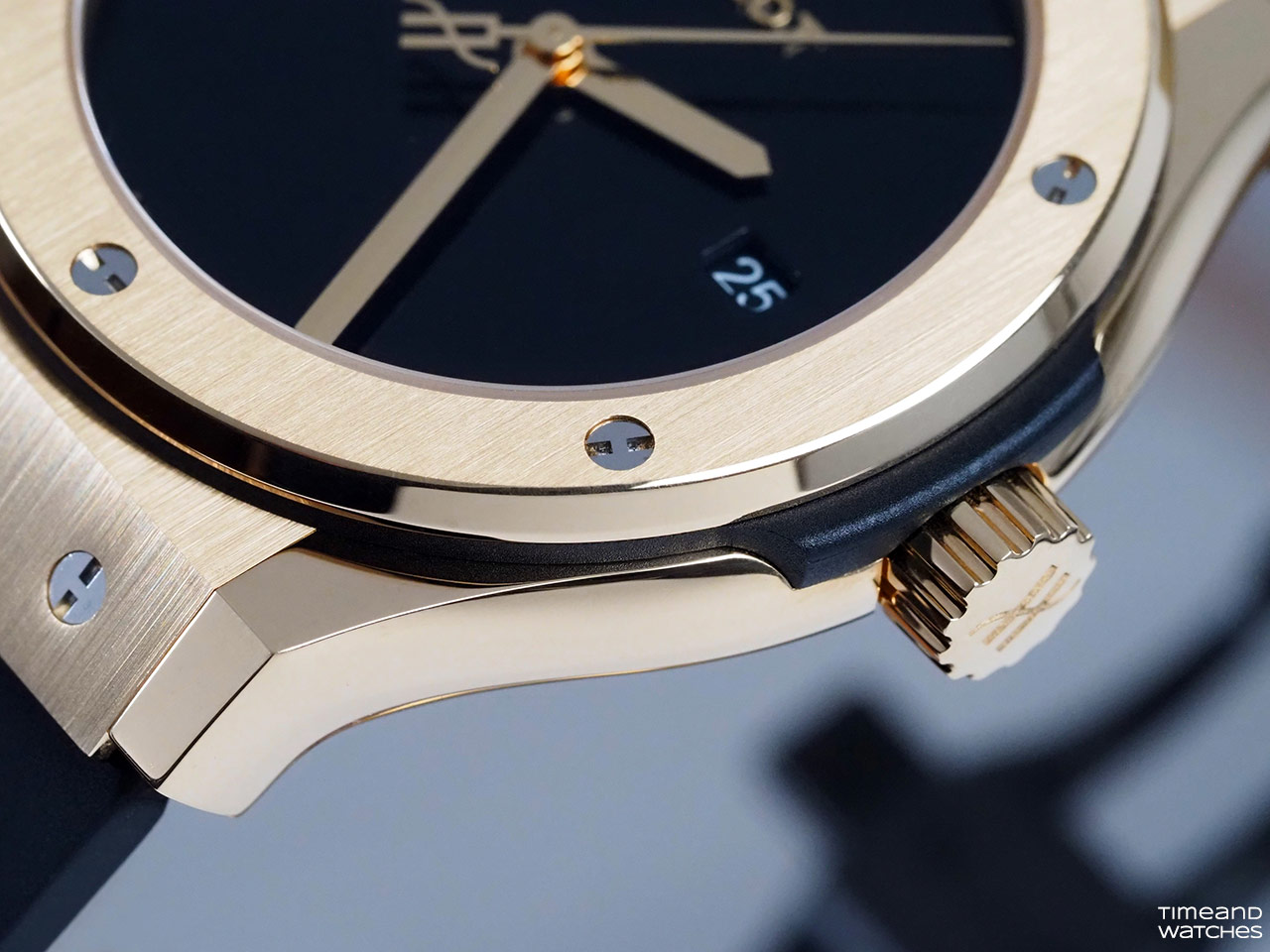 Review: Hublot Classic Fusion Original 42 mm in Yellow Gold