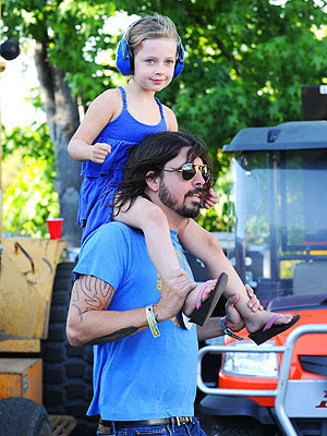 jordyn blum dave grohl. Dave Grohl amp; sua roqueirinha