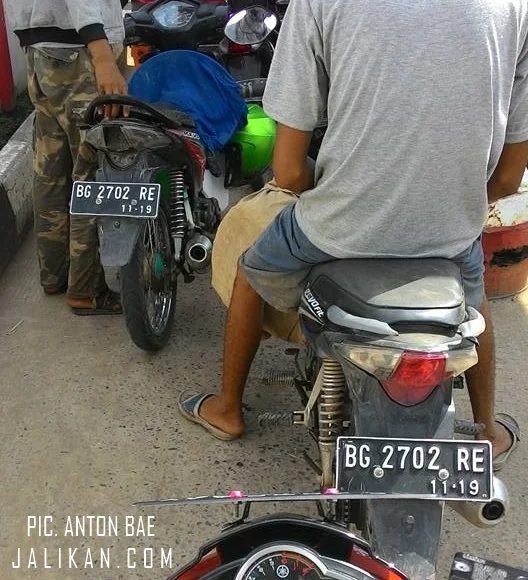 Dua Motor Dengan Plat Nomor Polisi Sama