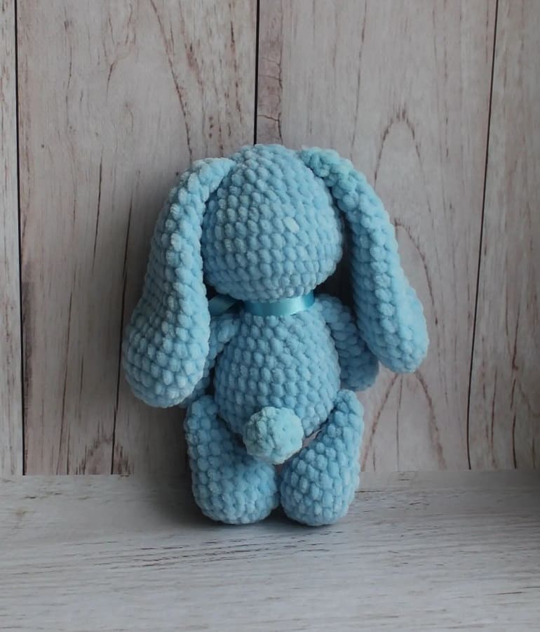 Crochet bunny from plush yarn