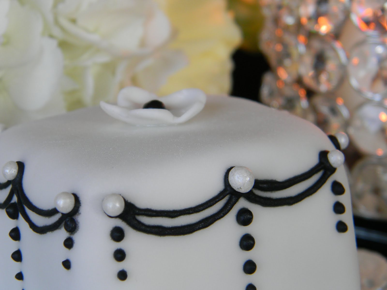 Black and White Wedding Cakes